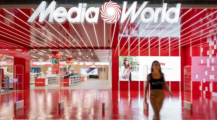 The entrance to a MediaWorld store.